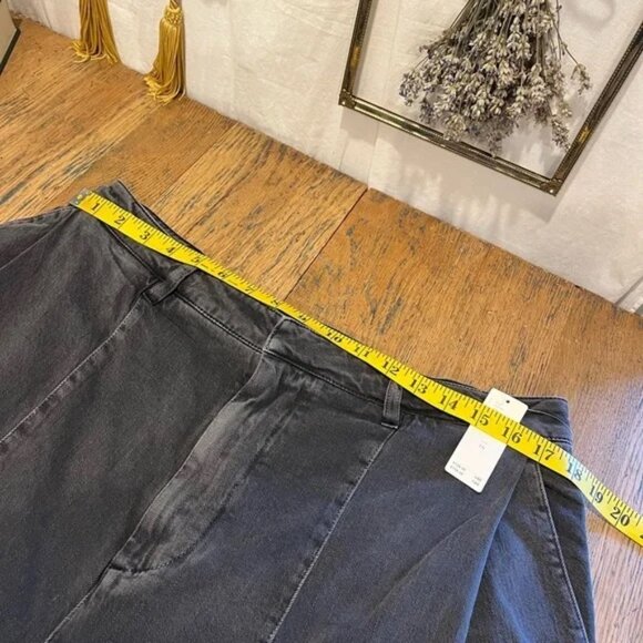 Pilcro Black Barrel Jeans NWT - Picture 10 of 10